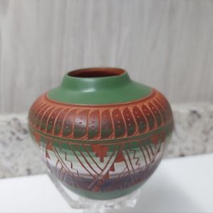 Southwestern Red Clay Pottery Pot Vase Painted Green Brown Design. Signed 2009